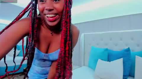 Snapshot of violeta_ruiz_ chatting on February 2025 10:25:01 PM violeta_ruiz_ online show from February 2025 10:25:01 PM