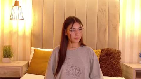 Snapshot of violetblaze chatting on September 2025 01:31:02 AM Cute Violet online show from September 2025 01:31:02 AM