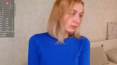 Snapshot of violetdelcourt chatting on October 2025 03:31:02 AM Mia online show from October 2025 03:31:02 AM