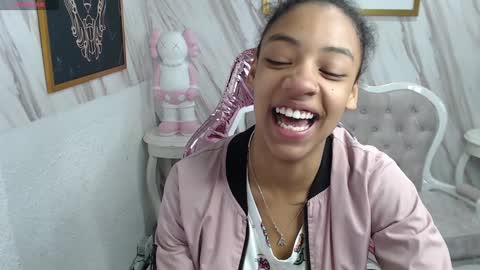 violeth_b online show from December 2024 12:51:02 PM