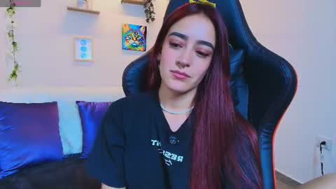 violeth_rosse_ online show from June 2026 04:11:01 PM