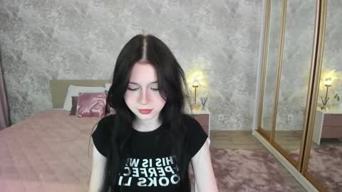 Snapshot of violetharmee chatting on April 2026 11:36:02 AM violetharmee online show from April 2026 11:36:02 AM