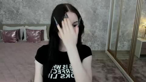 Snapshot of violetharmee chatting on May 2026 03:44:02 AM violetharmee online show from May 2026 03:44:02 AM