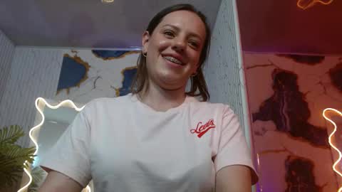 violethh_tay online show from February 2026 09:14:02 PM