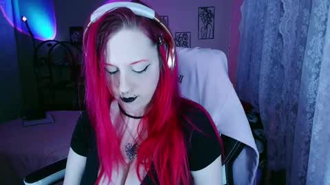 Violet October online show from September 2025 09:36:02 AM