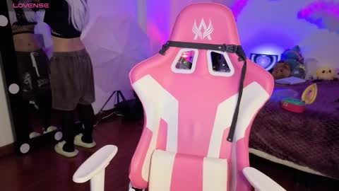   online show from December 2025 12:21:02 PM