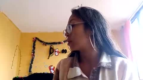 Violet777  online show from December 2025 06:01:02 PM