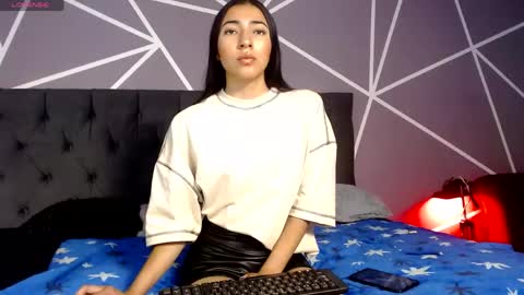 Snapshot of violett1126 chatting on April 2026 04:46:02 AM 1126 online show from April 2026 04:46:02 AM