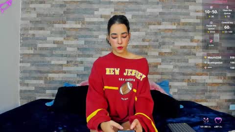 Snapshot of violett__golden chatting on October 2025 02:09:01 AM ViolettGolden online show from October 2025 02:09:01 AM