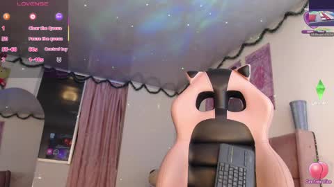 Snapshot of violett_brown9 chatting on April 2026 04:32:01 AM violett_brown9 online show from April 2026 04:32:01 AM