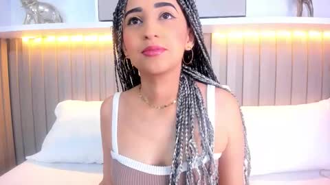 Violett  online show from October 2025 08:05:01 PM