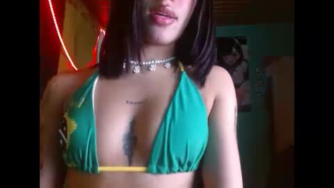 Snapshot of violetta_dreams chatting on May 2026 05:19:01 PM violetta_dreams online show from May 2026 05:19:01 PM