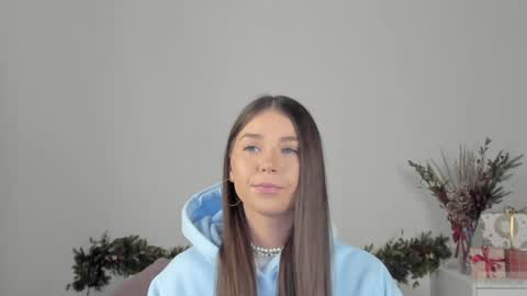 Snapshot of violetta_finch chatting on December 2024 08:23:02 AM violetta_finch online show from December 2024 08:23:02 AM