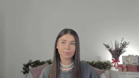 Snapshot of violetta_finch chatting on December 2024 08:28:02 AM violetta_finch online show from December 2024 08:28:02 AM