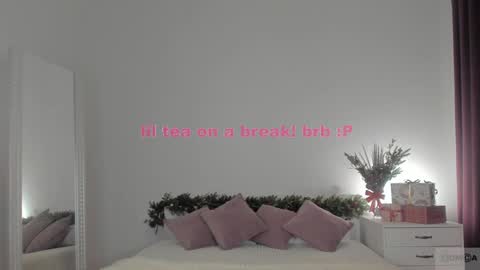 Snapshot of violetta_finch chatting on December 2024 11:33:01 AM violetta_finch online show from December 2024 11:33:01 AM