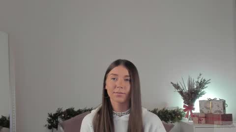 Snapshot of violetta_finch chatting on January 2025 08:13:02 AM violetta_finch online show from January 2025 08:13:02 AM
