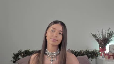Snapshot of violetta_finch chatting on January 2025 05:22:02 PM violetta_finch online show from January 2025 05:22:02 PM