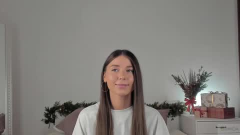 Snapshot of violetta_finch chatting on January 2025 02:19:01 PM violetta_finch online show from January 2025 02:19:01 PM