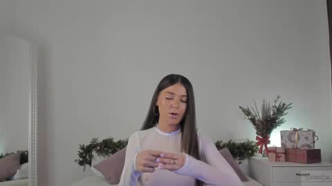 Snapshot of violetta_finch chatting on January 2025 02:17:02 PM violetta_finch online show from January 2025 02:17:02 PM