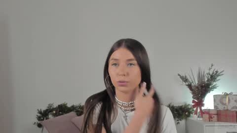 Snapshot of violetta_finch chatting on January 2025 11:24:01 AM violetta_finch online show from January 2025 11:24:01 AM