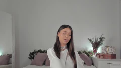 Snapshot of violetta_finch chatting on January 2025 11:23:02 AM violetta_finch online show from January 2025 11:23:02 AM