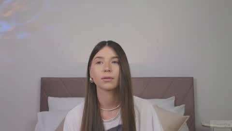 Snapshot of violetta_finch chatting on March 2025 12:44:02 PM violetta_finch online show from March 2025 12:44:02 PM