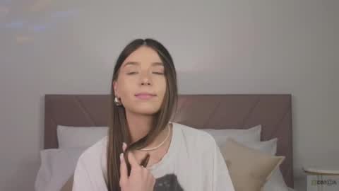 Snapshot of violetta_finch chatting on March 2025 03:51:02 PM violetta_finch online show from March 2025 03:51:02 PM