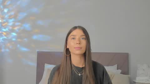 Snapshot of violetta_finch chatting on March 2025 10:41:02 AM violetta_finch online show from March 2025 10:41:02 AM