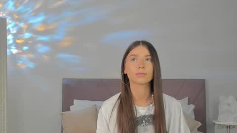 Snapshot of violetta_finch chatting on March 2025 10:05:02 AM violetta_finch online show from March 2025 10:05:02 AM