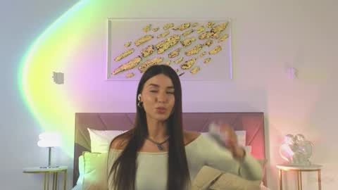 Snapshot of violetta_finch chatting on October 2025 10:18:01 AM violetta_finch online show from October 2025 10:18:01 AM