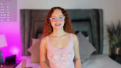 Snapshot of violetta_jaramillo chatting on March 2026 04:28:02 AM violetta_jaramillo online show from March 2026 04:28:02 AM