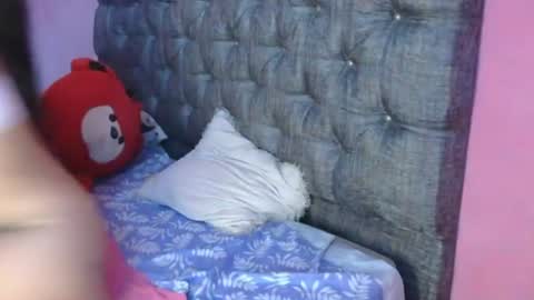 Snapshot of violetta_luna8 chatting on June 2026 04:05:01 PM violetta online show from June 2026 04:05:01 PM