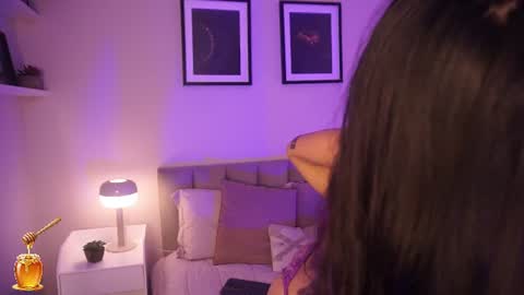 Snapshot of violetta_nur chatting on June 2026 09:50:01 PM Violetta nur online show from June 2026 09:50:01 PM