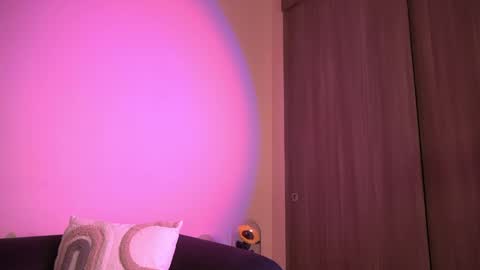 violetta independent model online show from April 2026 03:09:02 AM