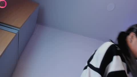 Snapshot of violettaa_stone chatting on April 2026 07:45:01 AM Violettaa online show from April 2026 07:45:01 AM