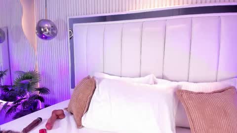 violettacolinss online show from March 2026 11:37:01 AM