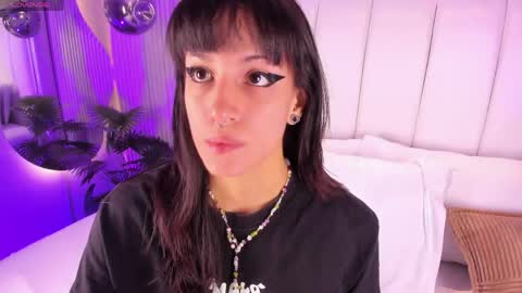 violettacolinss online show from April 2026 11:33:01 AM