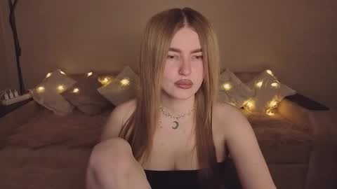 ViolettaOtis online show from March 2026 04:11:02 PM