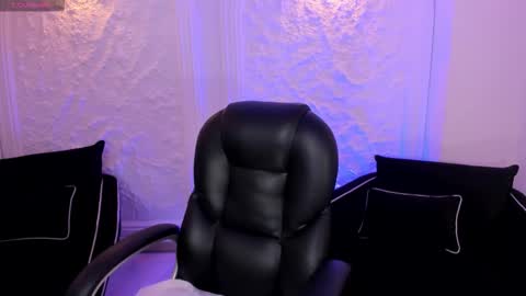 Violett Castel online show from October 2025 06:52:02 PM