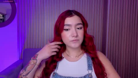 Snapshot of violettcastel chatting on January 2026 06:35:01 PM Violett Castel online show from January 2026 06:35:01 PM