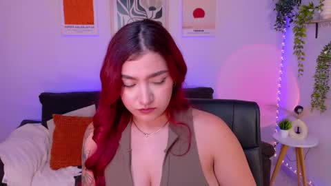 Snapshot of violettcastel chatting on May 2026 08:48:02 PM Violett Castel online show from May 2026 08:48:02 PM