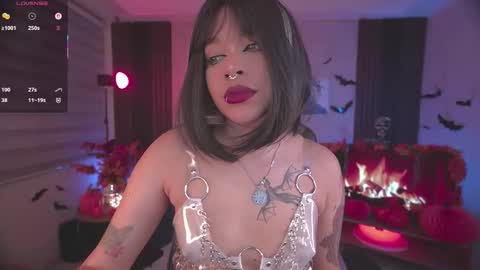 JULIE UWU online show from October 2025 06:56:01 PM