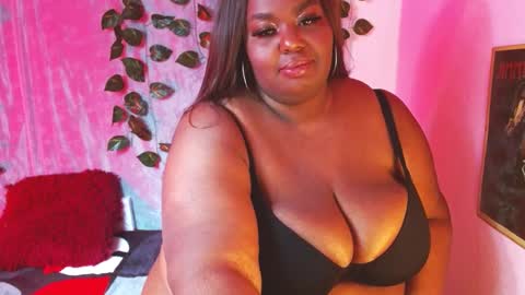 Snapshot of violette_plus chatting on February 2025 05:57:02 PM Call me valeria online show from February 2025 05:57:02 PM