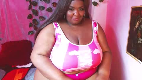 Snapshot of violette_plus chatting on February 2025 08:50:01 PM Call me valeria online show from February 2025 08:50:01 PM