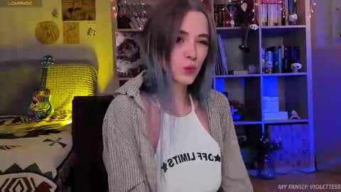 Vi  Best on my Fansly  online show from January 2026 12:07:02 PM