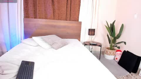 Violett online show from April 2026 05:52:01 AM