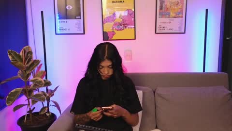 Violet online show from April 2026 01:14:02 AM