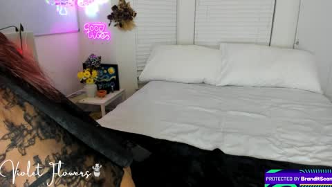 Snapshot of violetttflowers chatting on June 2026 03:30:01 AM Violet Flowers online show from June 2026 03:30:01 AM