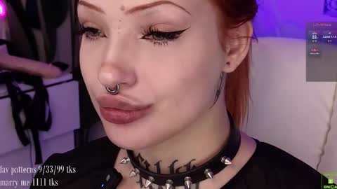 Snapshot of violetvio1ator chatting on October 2025 04:31:02 AM Dommy mommy online show from October 2025 04:31:02 AM