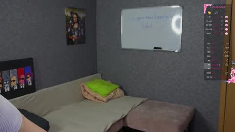 Violet online show from February 2026 07:10:01 PM